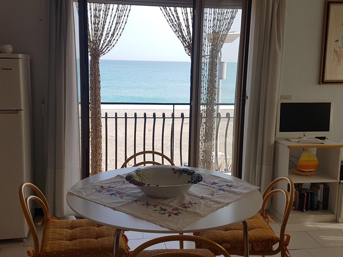 Casa Del Sole Apartment Letojanni Luaran gambar